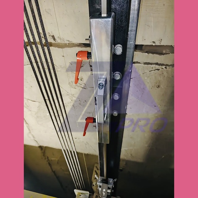 Инструмент для выравнивания соединений (стыков) направляющих лифта