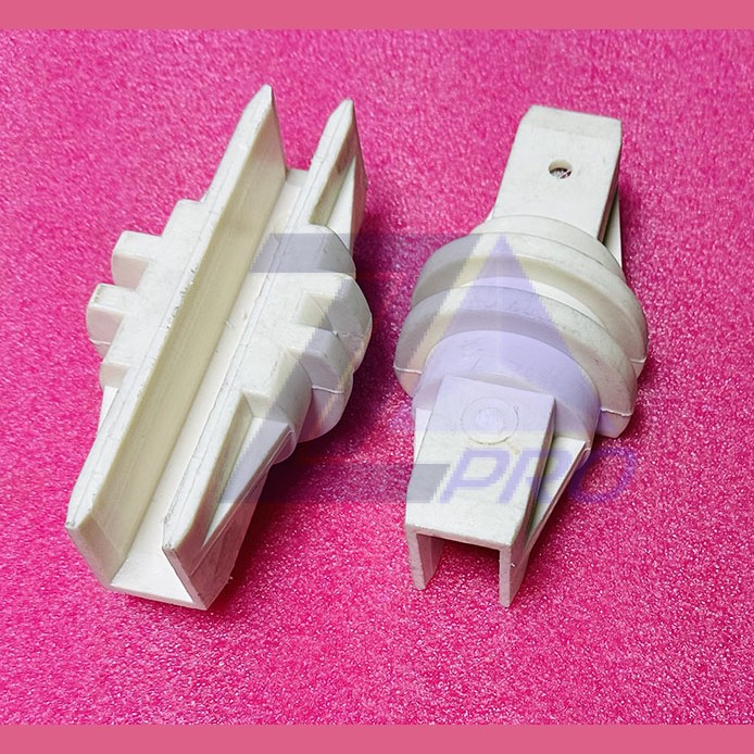 Вкладыш кабины 16мм L-150мм натур. пластик 348.03.03.103-75 КМЗ